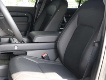 Land Rover Defender IV (L663) 2025 LAND ROVER Defender 130 5.0 P425 Outbound Suv 2025, zdjęcie 4