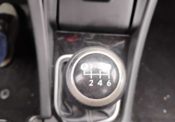 Toyota Corolla XII Sedan 1.6 Valvematic Dual VVT-i 132KM 2019 Toyota Corolla 2019r, 1.6 Benzyna. Uszkodzone boki. Jezdzi. 1.6 Benzyna, zdjęcie 14