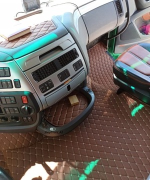 СТЁГАННЫЕ КОВРИКИ ROMBY VOLVO FH4, FH16 ПОСЛЕ 2013 ГОДА