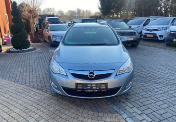 Opel Astra J Sports Tourer 1.4 Turbo ECOTEC 120KM 2011 Opel Astra Opel Astra 1.4 Benzyna 120KM, zdjęcie 1