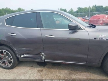 Maserati Levante 2023 Maserati Levante GT, 2023r., 4x4, 3.0L 3.0 Benzyna 345KM, zdjęcie 4