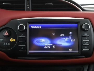 Toyota Yaris III Hatchback 5d Facelifting 2017 1.5 Dual VVT-iE 111KM 2018 Toyota Yaris klima-auto kamera Bluetooth tempomat, zdjęcie 24