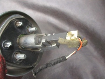 FIAT BRAVO II TLAČÍTKO MIKROSTYK ZÁMEK KUFRU