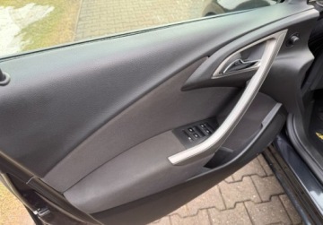 Opel Astra J Sports Tourer Facelifting 1.4 Turbo ECOTEC 140KM 2013 Opel Astra 1,4 TURBO 140KM Climatronic Xenon LED Navi Bezwypadkowy Serwis, zdjęcie 31