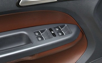 Volkswagen Touran II 2.0 TDI 140KM 2012 Volkswagen Touran 2.0 Tdi Navi Automatic Bi- Xenony 1 rok gwarancji w, zdjęcie 22