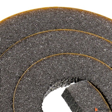 Изоляционная пена, уплотнитель, утеплитель окон, гаражных ворот, 1,5 см.