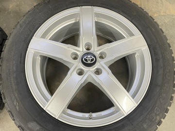 TOYOTA COROLLA CROSS WINTER 215/60R17 НОВЫЕ ДАТЧИКИ ДАВЛЕНИЯ