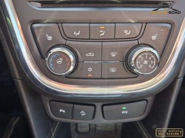 Opel Mokka I 2012 Opel Mokka 1,4 turbo 140 KM grz.fot. i kierownica klima alu biala perla op, zdjęcie 13