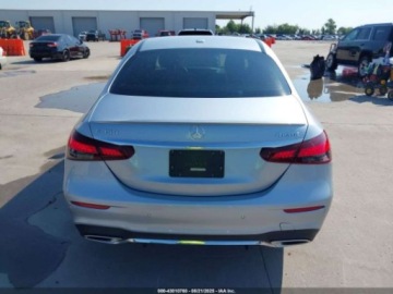 Mercedes Klasa E W213 2022 Mercedes-Benz Klasa E 350 4Matic 2022 2.0l 2.0 Benzyna 255KM, zdjęcie 4