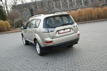 Mitsubishi Outlander II 2.0 DID DOHC 140KM 2007 Mitsubishi Outlander AWD 2.0DiD 140KM Manual 2007r, zdjęcie 17