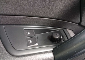 Audi A1 I Hatchback 3d 1.4 TFSI 122KM 2011 Audi A1 3-drzwiowe Zarejestrowany - benzyna - automat - S-line 1.4 Benzyna, zdjęcie 30