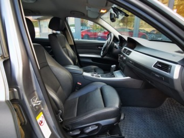 BMW Seria 3 E90-91-92-93 Touring E91 2.0 320d 177KM 2009 BMW 3 (E91) 320d xDrive 177 KM Bezwypadkowy, Automat, Nawigacja M-Pakiet, zdjęcie 23
