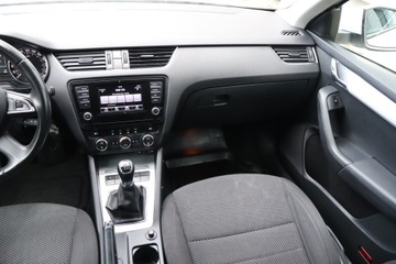 Skoda Octavia III Liftback 1.4 TSI 140KM 2014 Skoda Octavia 1.4 TSI, Salon Polska, Klima, zdjęcie 7