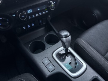 Toyota Hilux VIII Podwójna kabina 2.4 D-4D 150KM 2020 Toyota Hilux 2.4 D-4D Double Cab SR5 4x4 2.4 D-4D, zdjęcie 24