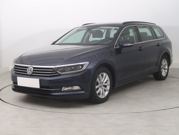 Volkswagen Passat B8 Variant 2.0 TDI BlueMotion SCR 150KM 2016 VW Passat 2.0 TDI, Salon Polska, Serwis ASO, Navi, zdjęcie 1