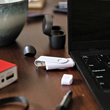 pendrive prezent 64 GB USB 3.0 USB-C + PUDEŁKO BEZ GRAWERU