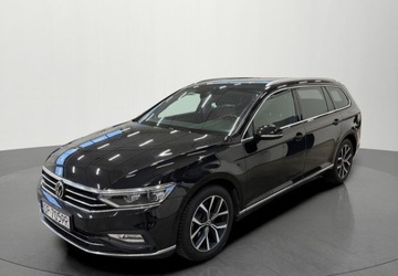 Volkswagen Passat B8 Variant Facelifting 2.0 TDI SCR 150KM 2022 Volkswagen Passat Unikatowe wyposazenie - Masaze - 4 kamery - LED Matrix -, zdjęcie 1