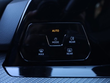 Volkswagen Golf VII Hatchback 5d Facelifting 1.5 TSI BMT 130KM 2020 VW Golf 1.5 eTSI, Salon Polska, Navi, Klima, zdjęcie 16