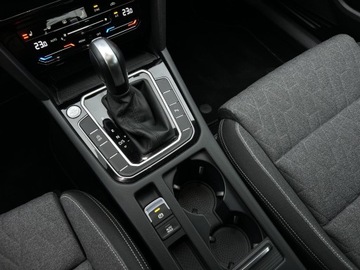 Volkswagen Passat B8 Variant Facelifting 1.5 TSI EVO 150KM 2023 Volkswagen Passat Kamera Cofania! APP! DSG! Tempom, zdjęcie 15
