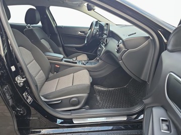 Mercedes GLA I Off-Roader Facelifting 1.6 180 122KM 2019 Mercedes-Benz GLA 180 Krajowy, Automat, niski prze, zdjęcie 14