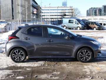 Toyota Yaris IV Hatchback 1.5 Hybrid Dynamic Force 116KM 2022 Toyota Yaris 1.5 VVT-i Hybrid, Salon Polska, zdjęcie 5