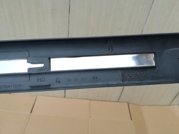 LIŠTA DVEŘE LEVÝ PŘEDNÍ PEUGEOT 406 95-04 5 SEDAN/KOMBI