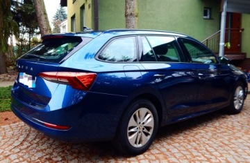 Skoda Octavia IV Kombi 2.0 TDI 115KM 2022 Skoda Octavia IV 2022 kombi 2.0 TDI DSG bezwypadkowy ładny kolor F Vat 23%, zdjęcie 4