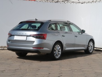 Skoda Superb III Kombi Facelifting 2.0 TSI 190KM 2020 Skoda Superb 2.0 TSI, Salon Polska, Serwis ASO, zdjęcie 4