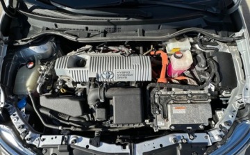 Toyota Auris II Hatchback 5d Facelifting 1.8 Hybrid 136KM 2016 Toyota Auris II Lift, 2016R, Bezwypadkowa, Automat, Zarejestorwana w PL, V, zdjęcie 38