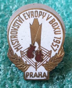 ЗНАК ЧЕМПИОНАТА ЕВРОПЫ ПО БОКСУ В ПРАГЕ 1957 ГОДА