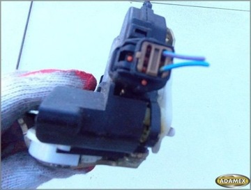 MITSUBISHI GRANDIS 2006R - ZÁMEK DVEŘE PRAVÝ ZADNÍ