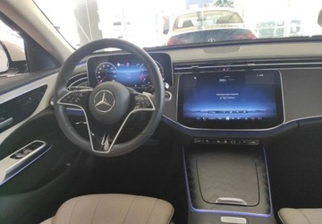 Mercedes Klasa E W214 2025 Mercedes-Benz Klasa E Salon Polska Aut 9G 4x4 5L radary moc20423KM 2.0, zdjęcie 10