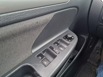 Volkswagen Golf V Hatchback 1.4 FSI 90KM 2004 Volkswagen Golf 1.4 FSI 90 KM, Klimatyzacja,, zdjęcie 10