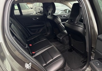 Volvo V60 II  2021 Volvo V60 2,0 B4 197ps FullLed Skora El.klapa Grz.Kierownica Kamera Gwaran, zdjęcie 18