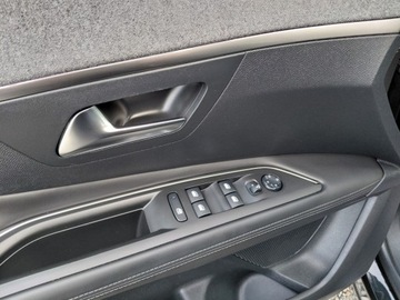 Peugeot 3008 II Crossover 1.5 BlueHDI 130KM 2018 Peugeot 3008 Automat Navi Kamera Sensor Elektryka 2xPDC Alu 1.5 Diesel, zdjęcie 10