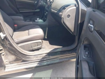 Chrysler 300C II 2022 Chrysler 300 Touring 2022 3.6 Benzyna 292KM, zdjęcie 9