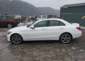 Mercedes Klasa C W205 Kabriolet Facelifting 2.0 300 258KM 2019 Mercedes-Benz Klasa C MERCEDES-BENZ C 300 4MATIC 2.0 Benzyna 259KM, zdjęcie 5