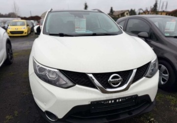 Nissan Qashqai II Crossover 1.2 DIG-T 115KM 2015 Nissan Qashqai Nissan Qashqai 1.2 Benzyna 116KM