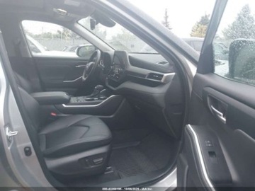 Toyota Highlander III 2023 Toyota Highlander 2023 TOYOTA HIGHLANDER HYBRID XLE 2.5 Hybryda 186KM, zdjęcie 12