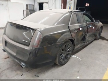 Chrysler 300C II 2012 Chrysler 300 SRT8 2012 6.4 Benzyna 470KM, zdjęcie 5