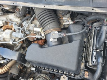 AVENSIS T27 POUZDRO FILTRU VZDUCHU 2,0 D4D 126KM