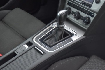 Volkswagen Passat B8 Variant 2.0 TDI 190KM 2015 Volkswagen Passat Variant VW PASSAT 2.0TDI 190KM DSG NAVI HAK Masaze Gwara, zdjęcie 25