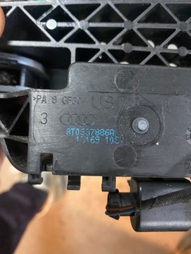 AUDI A5 KLIKA DVEŘE PRAVÝ PŘEDNÍ 8T0837886A