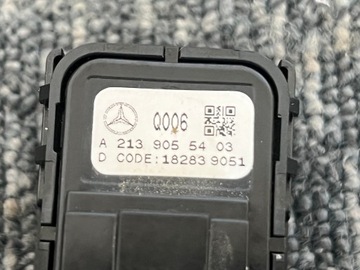 MERCEDES E TŘÍDA W 213 KOMBI TLAČÍTKO PŘEPÍNAČ HÁK TAŽENÍ ORIG