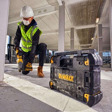 СТРОИТЕЛЬНОЕ РАДИО DEWALT 18 В Bluetooth FM AUX TOUGHSYSTEM DWST1-81078