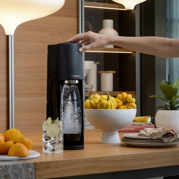 Сатуратор SodaStream Terra черный 2 бутылки цилиндр сиропы 4х440мл + БЕСПЛАТНО