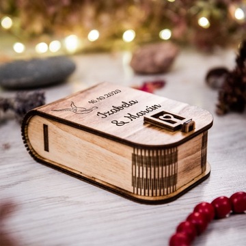 Флешка Wood 16 ГБ 2.0 + коробка + гравировка на свадьбу