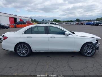 Mercedes Klasa E W213 2022 Mercedes-Benz Klasa E 450, 2022r., 4x4, 3.0L 3.0 Benzyna 362KM, zdjęcie 6