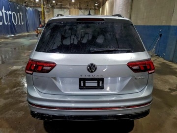 Volkswagen Tiguan II 2023 Volkswagen Tiguan Se R-Line Black 2023 2.0 Benzyna 184KM, zdjęcie 2