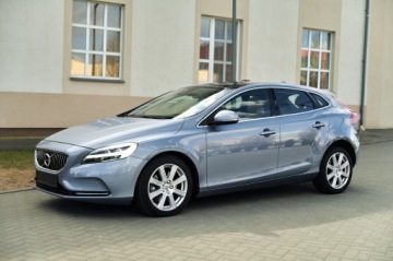 Volvo V40 II Hatchback Facelifting 2.0 D2 120KM 2018 VOLVO V40 INSCRIPTION PANORAMA JASNA SKÓRA AUTOMAT, zdjęcie 6